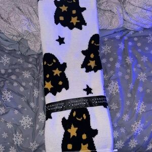 Boo black and gold stars Smiling Ghost Halloween Blanket👻